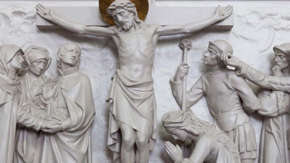 près de la croix de Jésus se tenait sa mère